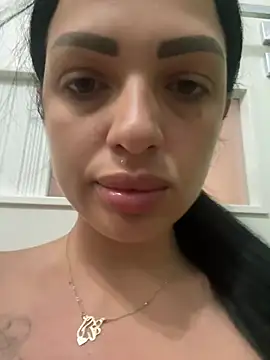 Snapshot of IrisRossie chatting on July 21, 2026, 5:53 am IrisRossie online show from July 21, 2026, 5:53 am