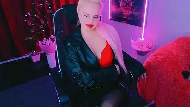 Snapshot of Miss_Alice_Silver chatting on April 29, 2026, 6:03 pm Miss Alice Silver online show from April 29, 2026, 6:03 pm