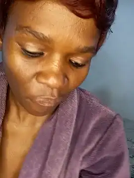 Snapshot of Missvixen81 chatting on May 22, 2026, 5:05 am Missvixen81 online show from May 22, 2026, 5:05 am