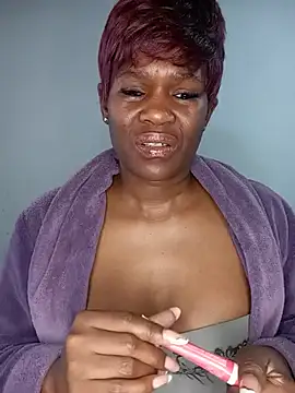 Snapshot of Missvixen81 chatting on July 20, 2026, 8:22 am Missvixen81 online show from July 20, 2026, 8:22 am