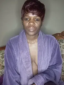Snapshot of Missvixen81 chatting on May 31, 2026, 8:20 pm Missvixen81 online show from May 31, 2026, 8:20 pm