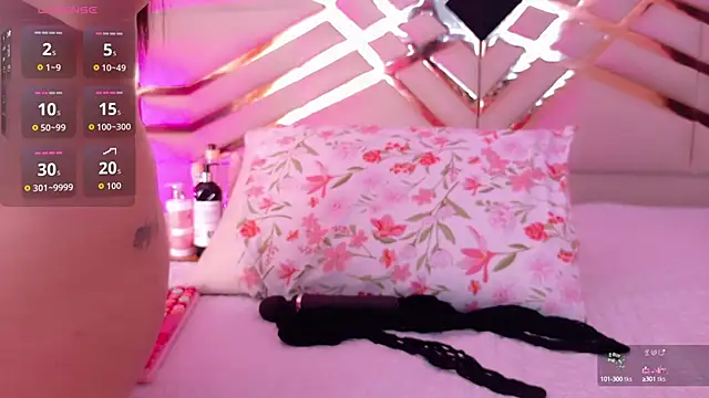 playfulcurvy online show from October 2, 2025, 8:01 pm