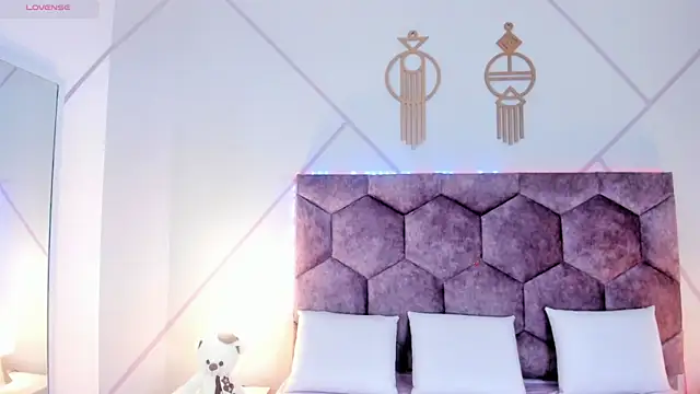 Snapshot of aurora_collinss_ chatting on November 21, 2025, 12:26 pm aurora collinss online show from November 21, 2025, 12:26 pm