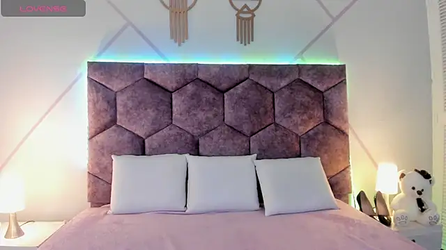 Snapshot of aurora_collinss_ chatting on November 14, 2025, 1:15 pm aurora collinss online show from November 14, 2025, 1:15 pm