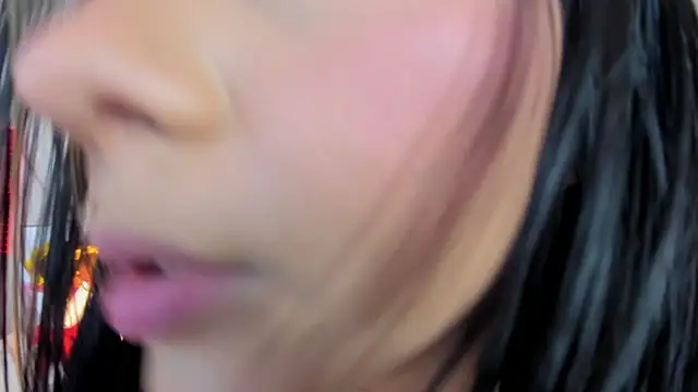 Snapshot of aurora_collinss_ chatting on October 18, 2025, 12:18 pm aurora collinss online show from October 18, 2025, 12:18 pm