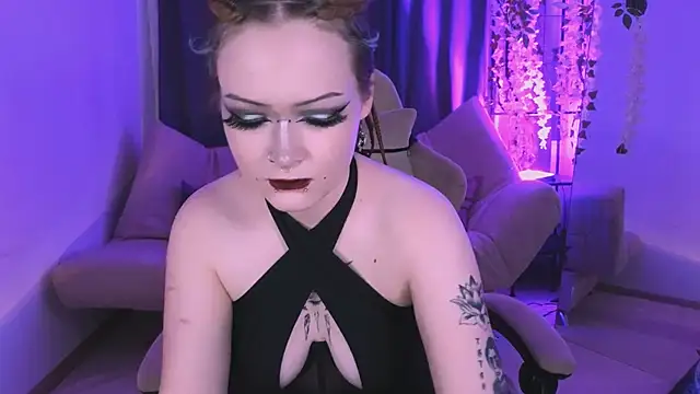 NicoleFlloret online show from March 12, 2025, 9:02 am