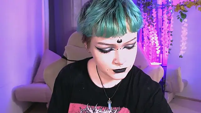NicoleFlloret online show from March 15, 2025, 8:48 am