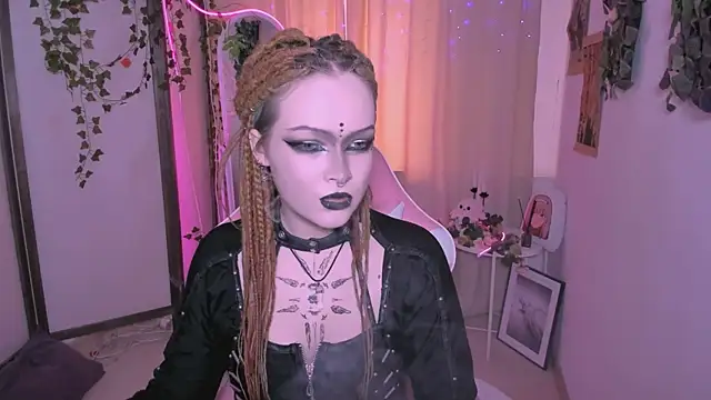 NicoleFlloret online show from March 4, 2025, 11:08 am