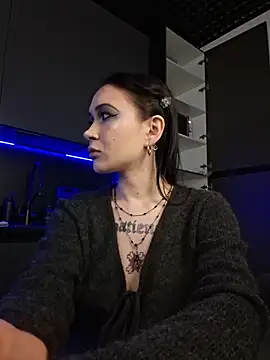 HeatherSweet  online show from June 22, 2026, 6:49 pm