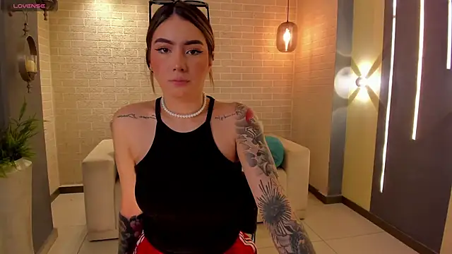 Snapshot of MaddisonCollins chatting on October 12, 2025, 5:25 pm MaddisonCollins online show from October 12, 2025, 5:25 pm