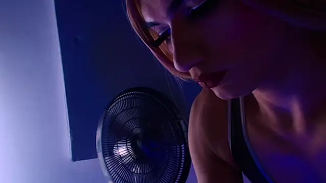 Snapshot of Emily_Castillo_1 chatting on February 19, 2026, 5:48 am Emily Castillo 1 online show from February 19, 2026, 5:48 am