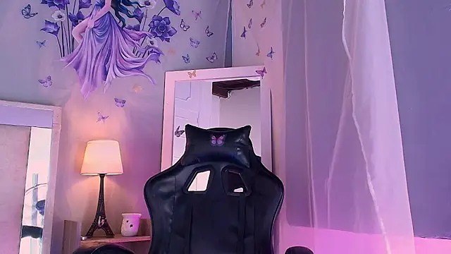 Snapshot of Emily_Castillo_1 chatting on March 9, 2026, 5:55 am Emily Castillo 1 online show from March 9, 2026, 5:55 am