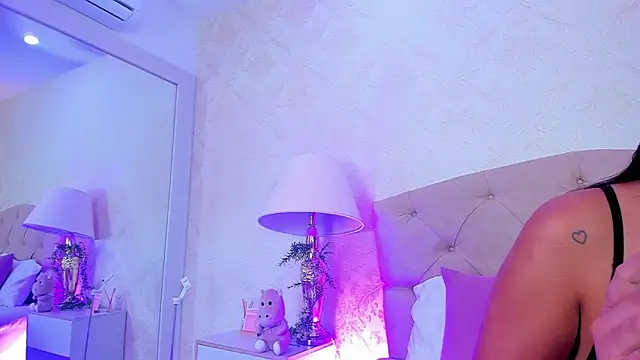 Mia Montess online show from March 21, 2026, 1:04 pm