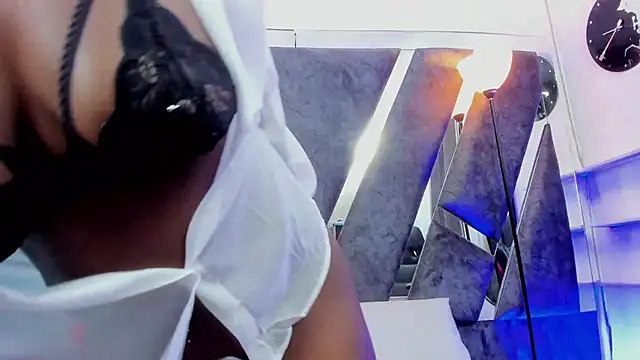 Snapshot of CandyMartinez_ chatting on October 14, 2025, 8:20 pm CandyMartinez online show from October 14, 2025, 8:20 pm