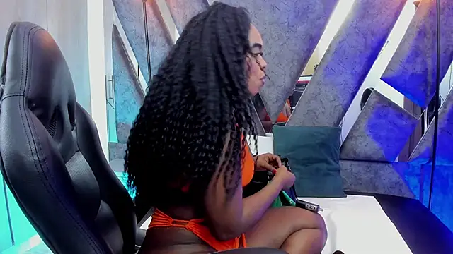 Snapshot of CandyMartinez_ chatting on October 10, 2025, 7:25 pm CandyMartinez online show from October 10, 2025, 7:25 pm