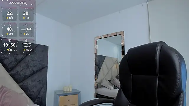 Snapshot of SaskiaGrendel chatting on November 28, 2025, 12:11 am SaskiaGrendel online show from November 28, 2025, 12:11 am