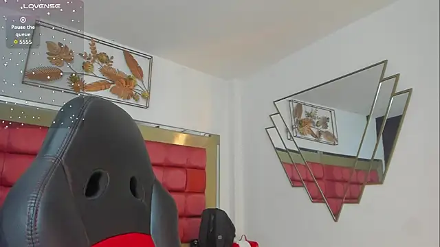 Snapshot of SaskiaGrendel chatting on November 8, 2025, 12:14 am SaskiaGrendel online show from November 8, 2025, 12:14 am