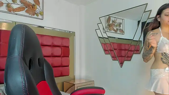 Snapshot of SaskiaGrendel chatting on November 5, 2025, 6:11 pm SaskiaGrendel online show from November 5, 2025, 6:11 pm