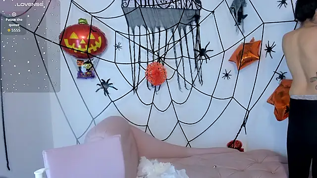 Snapshot of SaskiaGrendel chatting on October 30, 2025, 10:17 pm SaskiaGrendel online show from October 30, 2025, 10:17 pm