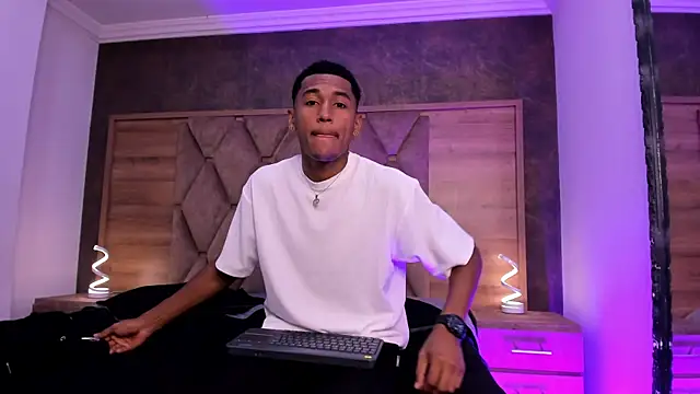 Snapshot of LexiAndDeker chatting on November 24, 2025, 5:02 pm LexiAndDeker online show from November 24, 2025, 5:02 pm