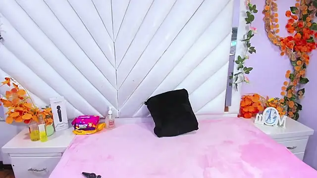 Snapshot of _Violeta_18 chatting on December 14, 2025, 3:24 am Violeta 18 online show from December 14, 2025, 3:24 am