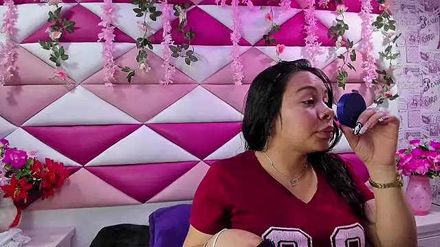 Snapshot of _Violeta_18 chatting on November 6, 2025, 2:48 am Violeta 18 online show from November 6, 2025, 2:48 am