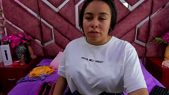 Snapshot of _Violeta_18 chatting on November 28, 2025, 3:28 am Violeta 18 online show from November 28, 2025, 3:28 am