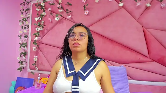 Snapshot of _Violeta_18 chatting on October 31, 2025, 2:52 am Violeta 18 online show from October 31, 2025, 2:52 am