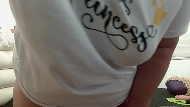 Snapshot of scarlettbooty chatting on June 24, 2026, 10:07 pm scarlettbooty online show from June 24, 2026, 10:07 pm