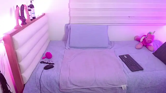 scarlettbooty online show from April 25, 2026, 10:40 am
