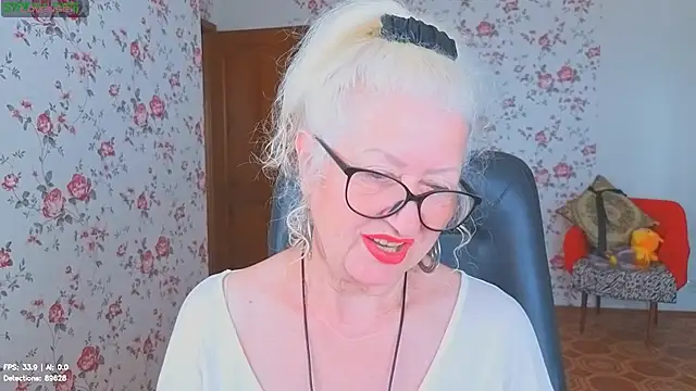 Snapshot of Maya_Mayflower chatting on July 5, 2026, 4:19 am Maya Mayflower online show from July 5, 2026, 4:19 am