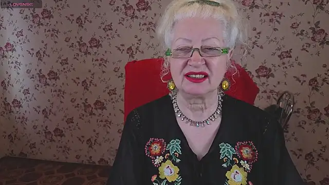 Maya Mayflower online show from April 25, 2026, 3:42 am