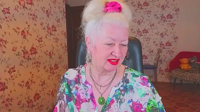 Snapshot of Maya_Mayflower chatting on May 15, 2026, 3:15 am Maya Mayflower online show from May 15, 2026, 3:15 am