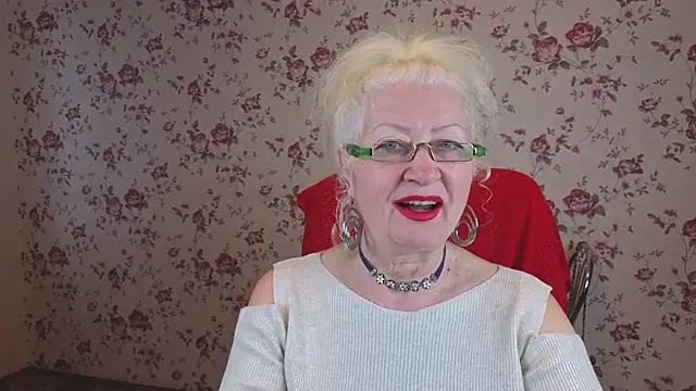 Maya Mayflower online show from October 12, 2025, 4:03 am