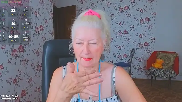 Snapshot of Maya_Mayflower chatting on July 26, 2026, 3:35 am Maya Mayflower online show from July 26, 2026, 3:35 am