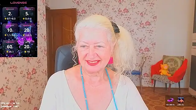 Snapshot of Maya_Mayflower chatting on August 3, 2026, 4:31 am Maya Mayflower online show from August 3, 2026, 4:31 am