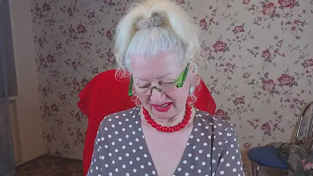 Maya Mayflower online show from February 15, 2026, 3:51 am