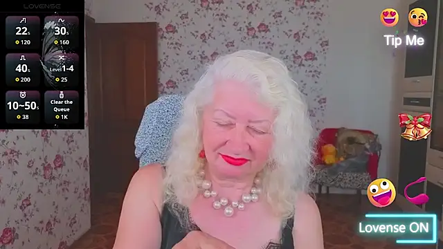 Snapshot of Maya_Mayflower chatting on June 9, 2026, 3:29 am Maya Mayflower online show from June 9, 2026, 3:29 am
