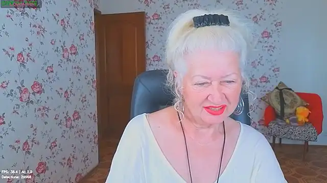 Snapshot of Maya_Mayflower chatting on July 5, 2026, 3:44 am Maya Mayflower online show from July 5, 2026, 3:44 am