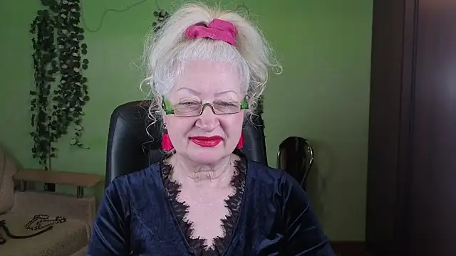 Maya Mayflower online show from February 2, 2026, 3:05 am