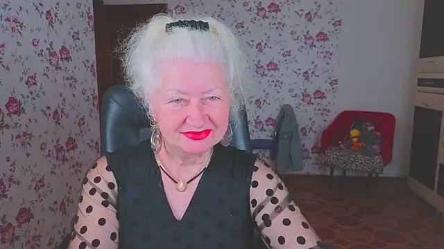 Snapshot of Maya_Mayflower chatting on June 1, 2026, 3:40 am Maya Mayflower online show from June 1, 2026, 3:40 am