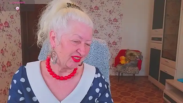Snapshot of Maya_Mayflower chatting on June 11, 2026, 3:25 am Maya Mayflower online show from June 11, 2026, 3:25 am