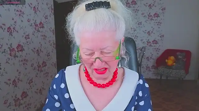 Snapshot of Maya_Mayflower chatting on June 2, 2026, 3:50 am Maya Mayflower online show from June 2, 2026, 3:50 am