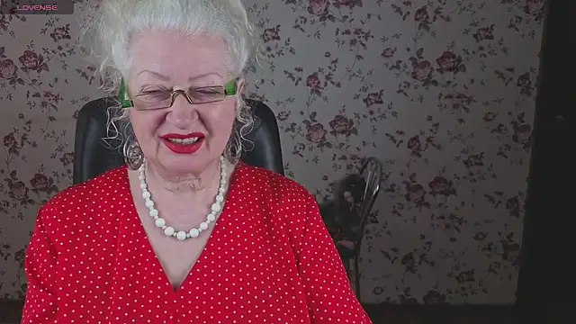 Maya Mayflower online show from April 24, 2026, 3:08 am