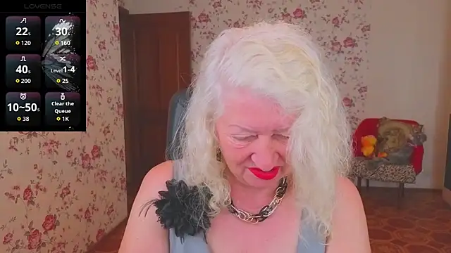 Snapshot of Maya_Mayflower chatting on June 13, 2026, 3:37 am Maya Mayflower online show from June 13, 2026, 3:37 am