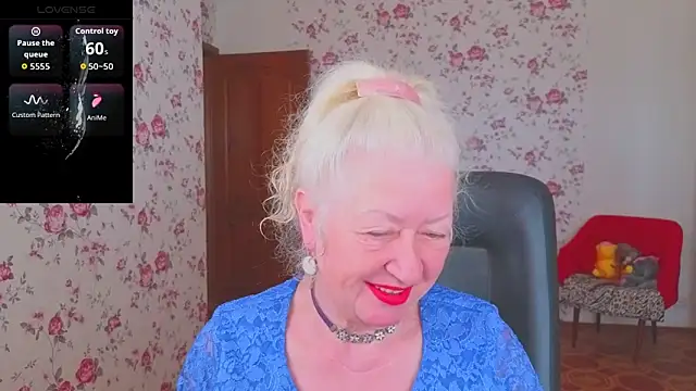 Snapshot of Maya_Mayflower chatting on May 24, 2026, 4:01 am Maya Mayflower online show from May 24, 2026, 4:01 am