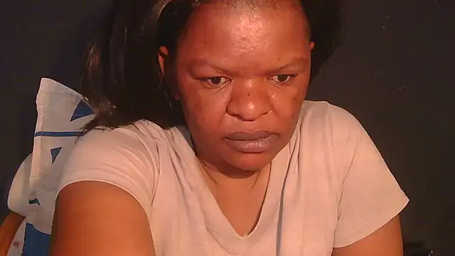 Snapshot of ebony_rose11 chatting on July 4, 2026, 8:10 am ebony rose11 online show from July 4, 2026, 8:10 am