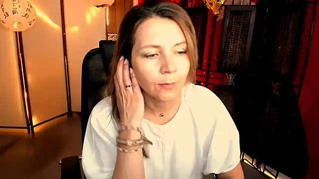 Snapshot of NicoleHitman chatting on May 22, 2026, 2:15 pm NicoleHitman online show from May 22, 2026, 2:15 pm