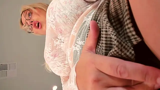 realtoxxxxmaria online show from October 31, 2025, 11:18 am