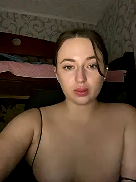 Snapshot of AlisaQSky chatting on October 17, 2025, 8:43 pm AlisaQSky online show from October 17, 2025, 8:43 pm